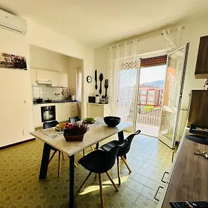 Giulia - Palazzo Milano Diano Marina